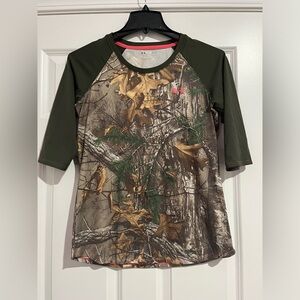 Under Armour Camo 3/4 sleeve shirt Size Large